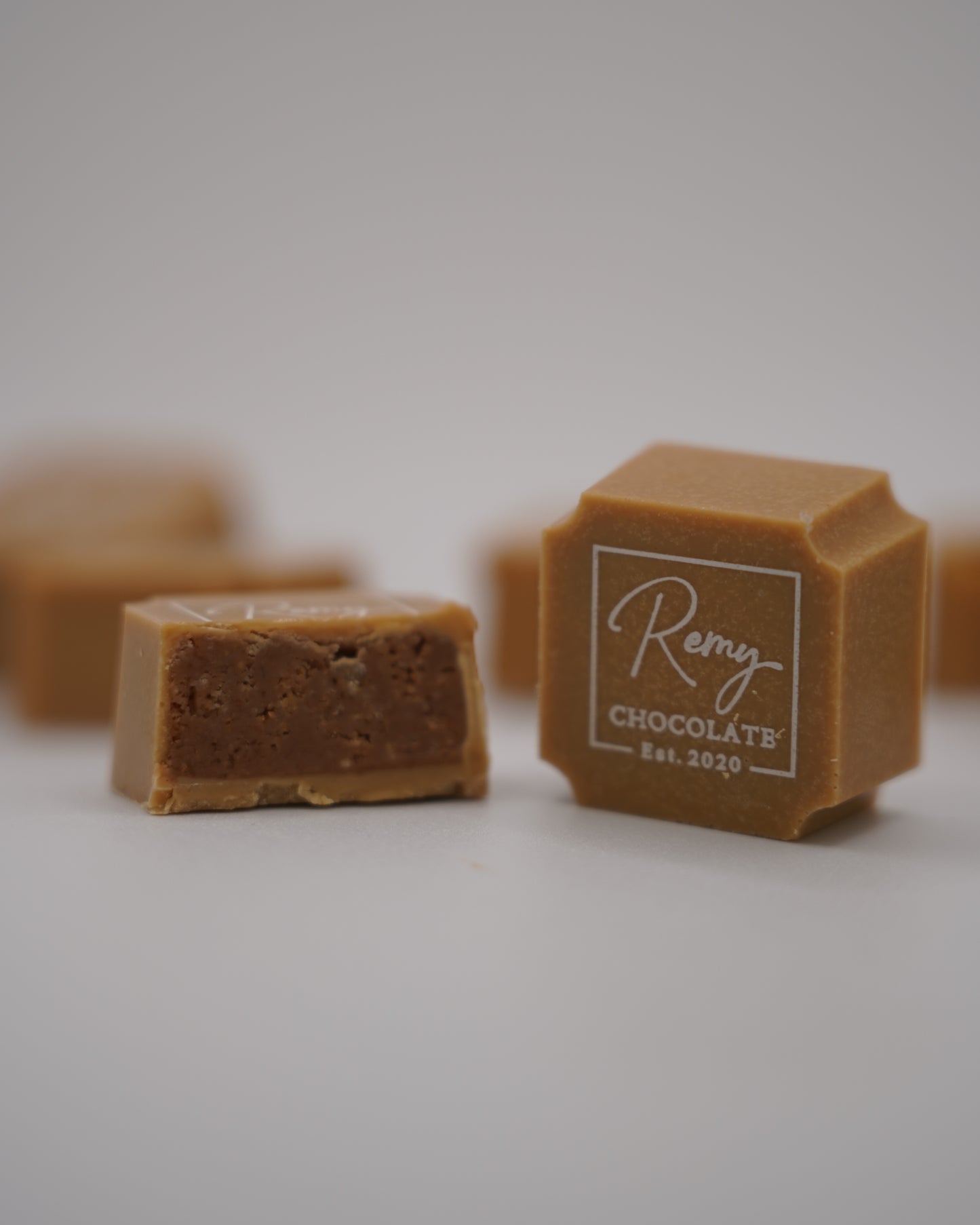 Indulge in Elegance: The 9-Piece Praline & Feuilletine Bonbon Box