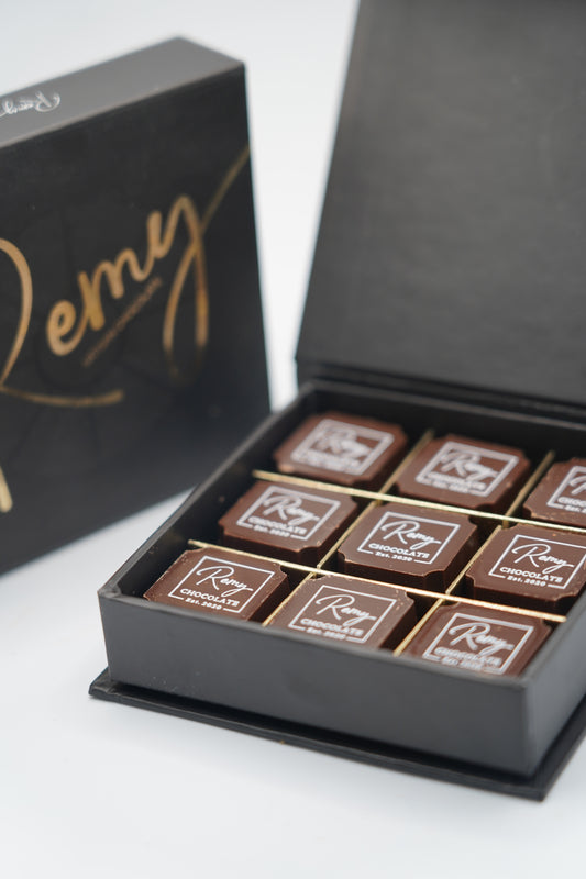 Sophistication in Every Bite: The 9-Piece Praline & Feuilletine Bonbon Box (Dark Chocolate)