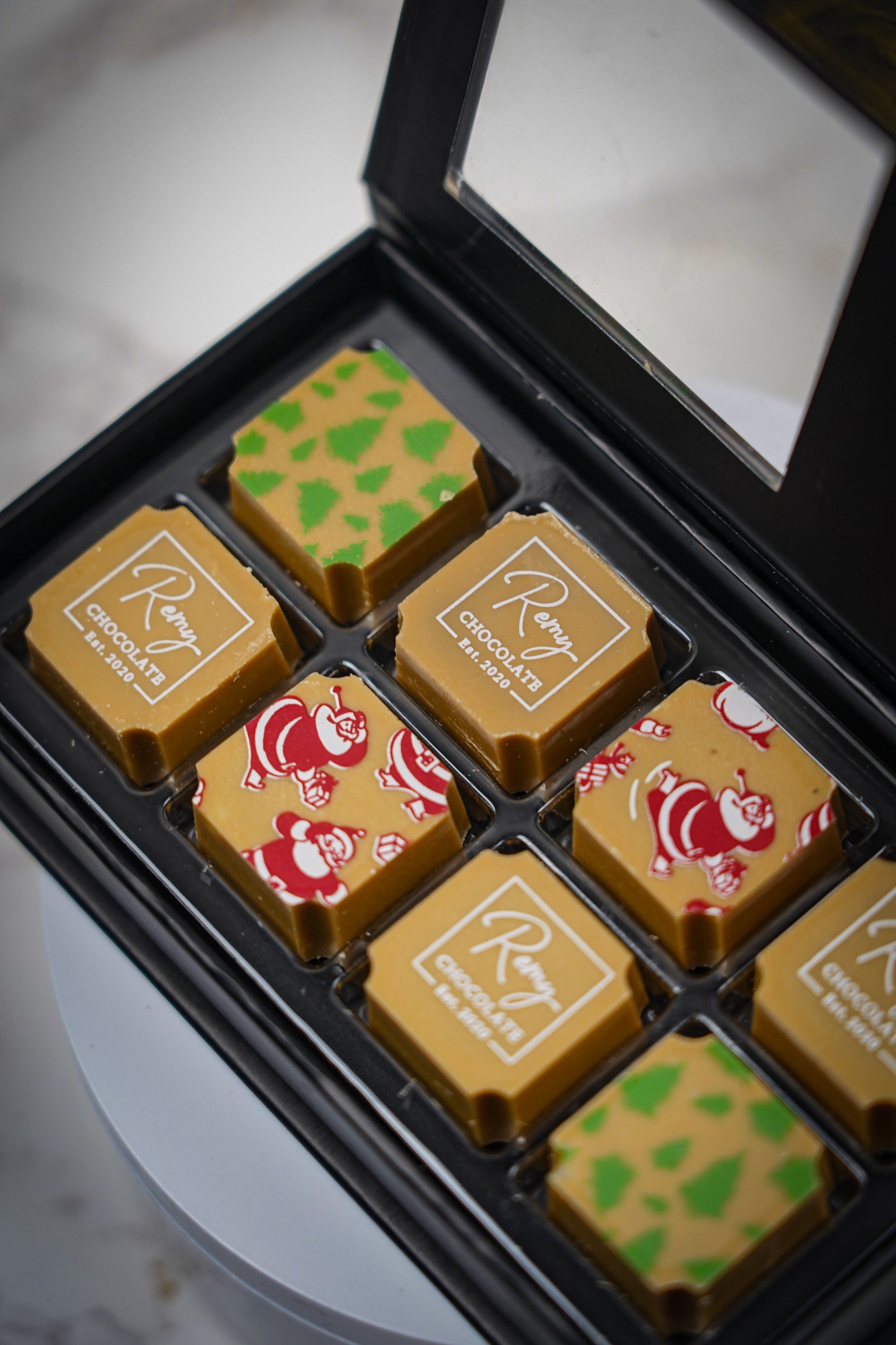 L’Écrin de Noël — Pécan Douceur (8-Piece Box) Remy Chocolate