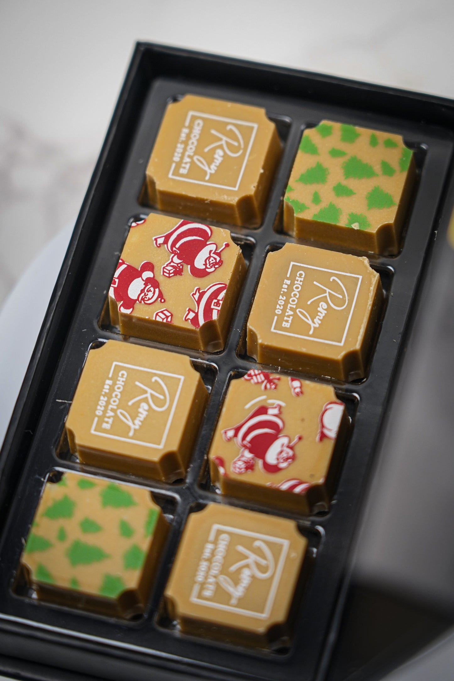 L’Écrin de Noël — Pécan Douceur (8-Piece Box) Remy Chocolate